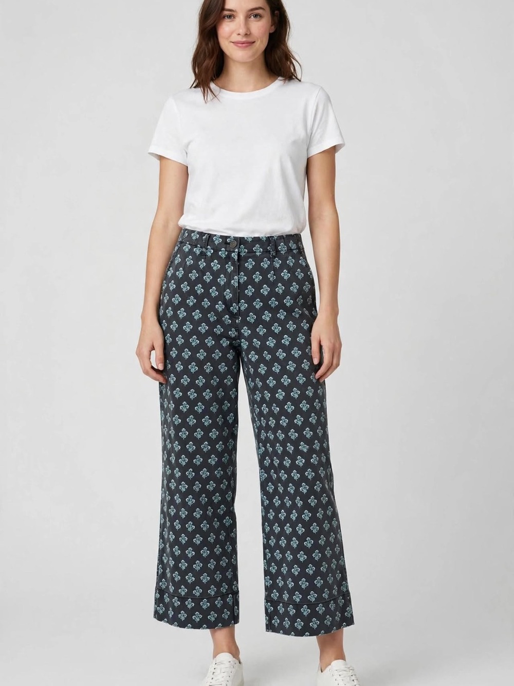 crown & ivy Charcoal Wide-Leg Pants with Blue Floral Motif